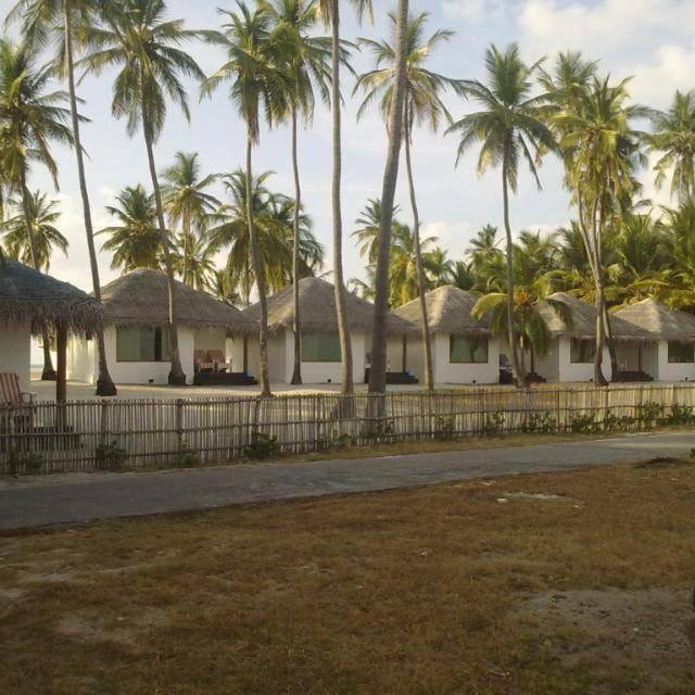 Flyzone Premium Cottages Agatti Esterno foto